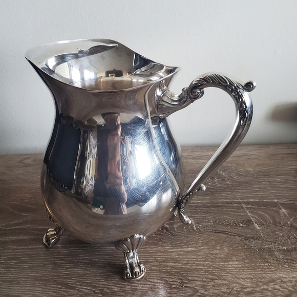 Cheeks Design &Art co. Silver plated footed pitcher - Picture 2 of 10